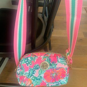 Lilly Pulitzer Runaround Belt Bag Soleil Pink. "Perfect Poppy"